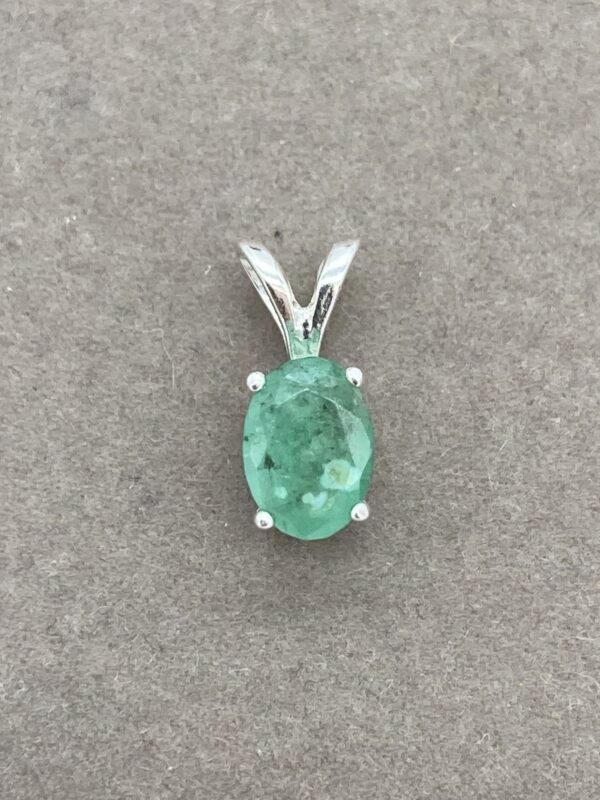 Emerald pendant front