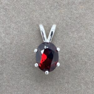 Garnet pendant front